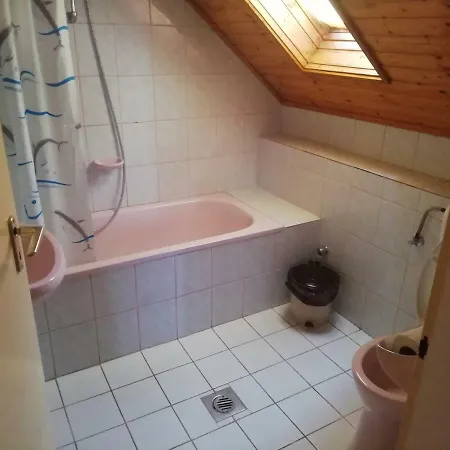 Petra Apartman * Alsopahok