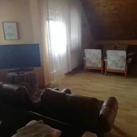 Petra Apartman Alsópáhok